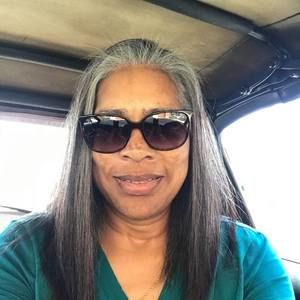 Meet your Posher, Regina